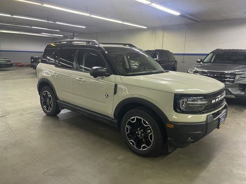 Certified 2025 Ford Bronco Sport Outer Banks w/ Outer Banks Tech Package+ AWD/4WD image 1
