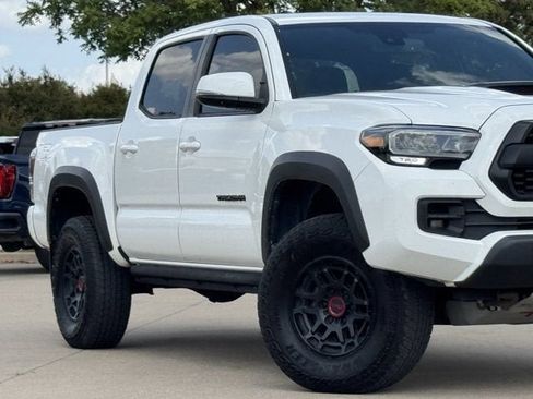 Used 2022 Toyota Tacoma TRD Pro AWD/4WD image 3