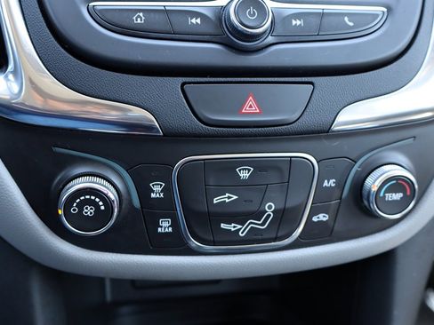 Used 2019 Chevrolet Equinox LS w/ LPO, Floor Liner Package AWD/4WD image 28