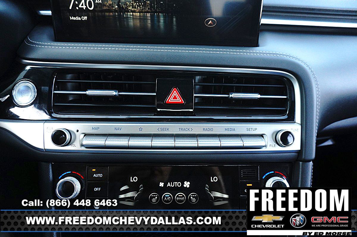 Used 2025 Genesis G70 2.5T RWD image 18