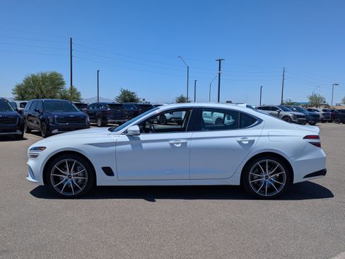 Used 2025 Genesis G70 2.5T RWD image 2