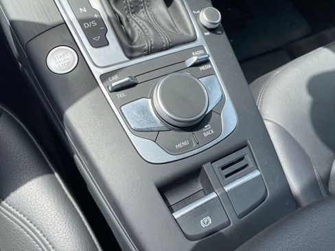 Used 2017 Audi A3 e-tron Premium image 24