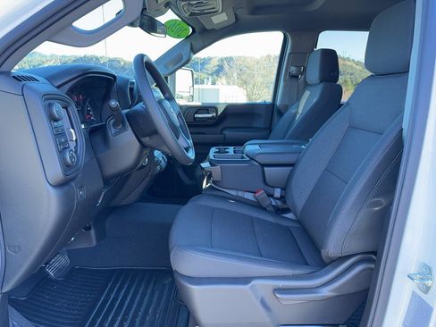 New 2026 Chevrolet Silverado 2500 Custom w/ Z71 Off-Road Package image 15