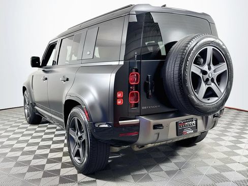 Used 2024 Land Rover Defender 110 X-Dynamic SE AWD/4WD image 5