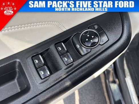 Used 2022 Ford Edge Titanium w/ Equipment Group 301A AWD/4WD image 22
