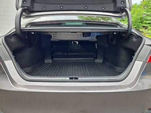 Used 2019 Toyota Camry LE FWD image 39