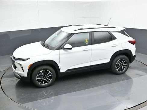 New 2025 Chevrolet TrailBlazer LT w/ Convenience Package image 18