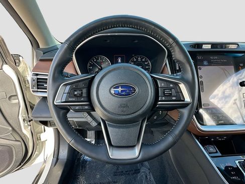 Used 2021 Subaru Outback Touring w/ Popular Package #2 image 11