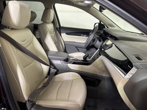 Used 2020 Cadillac XT6 Premium Luxury w/ LPO, Floor Liner Package image 28