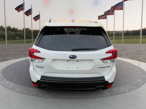 Used 2019 Subaru Forester Premium image 11