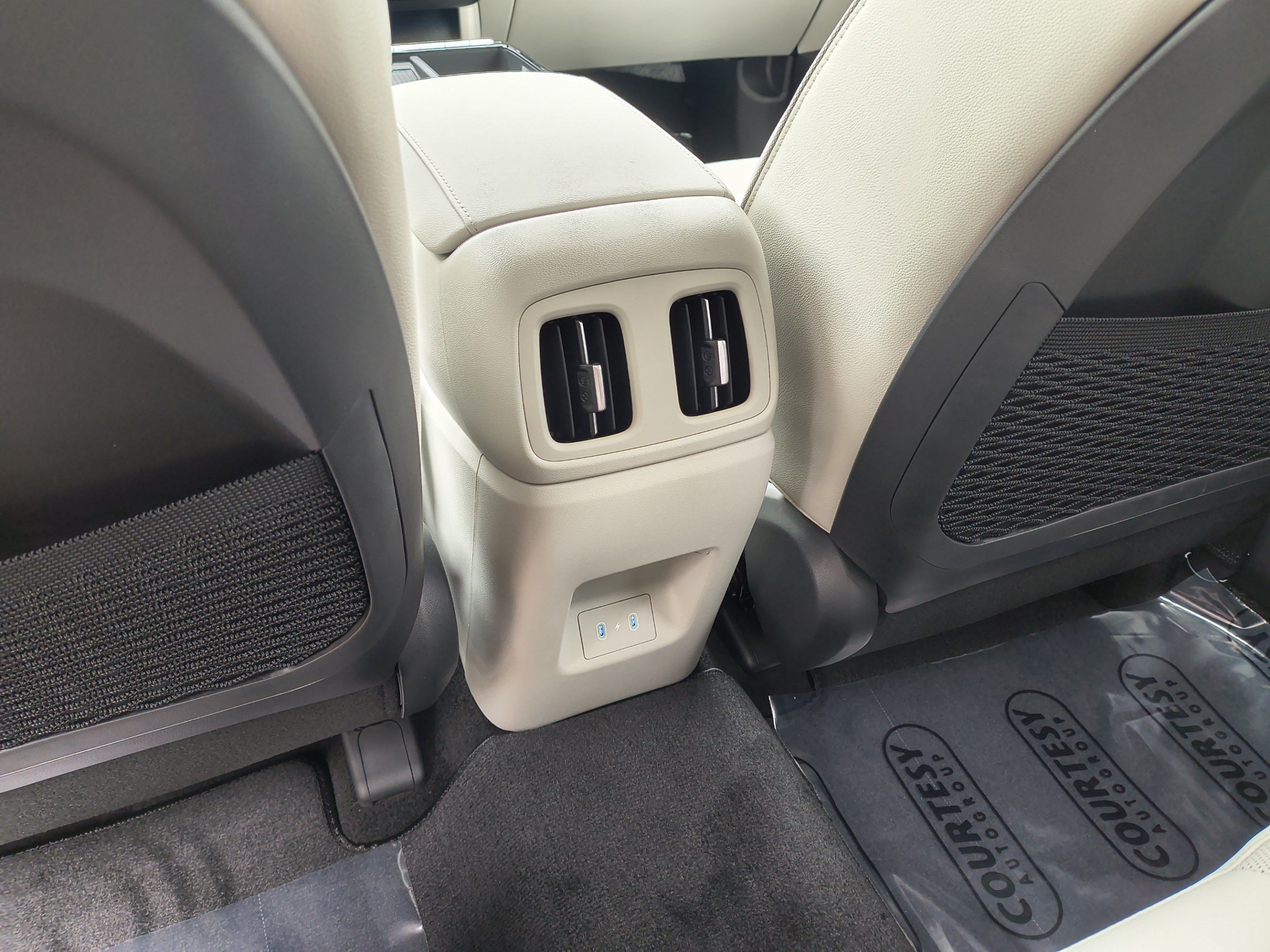 New 2026 Hyundai Tucson Limited FWD image 15