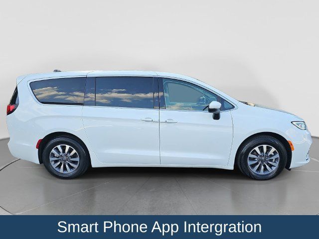 Used 2023 Chrysler Pacifica Touring-L FWD image 10