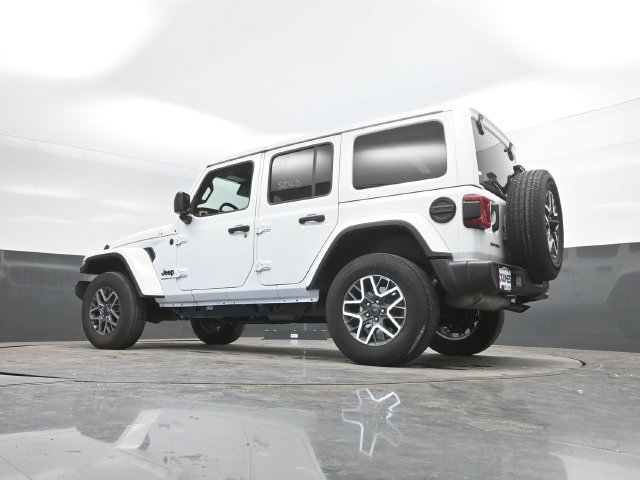 Used 2025 Jeep Wrangler Unlimited Sahara AWD/4WD image 50