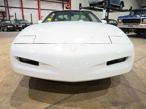 Used 1992 Pontiac Firebird Formula RWD image 13