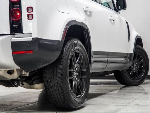 Used 2025 Land Rover Defender 110 S image 18