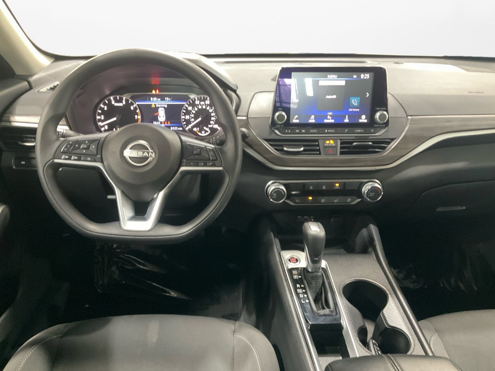 Used 2025 Nissan Altima 2.5 SV FWD image 11