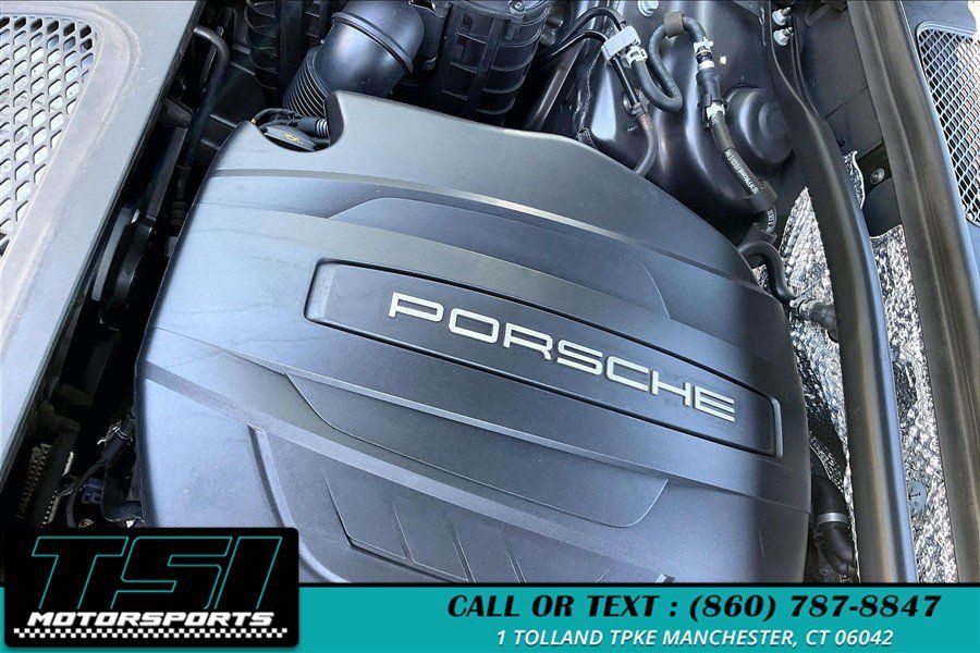 Used 2018 Porsche Macan AWD/4WD image 32