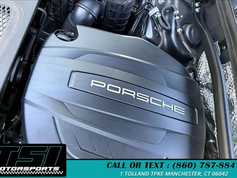 Used 2018 Porsche Macan AWD/4WD image 32