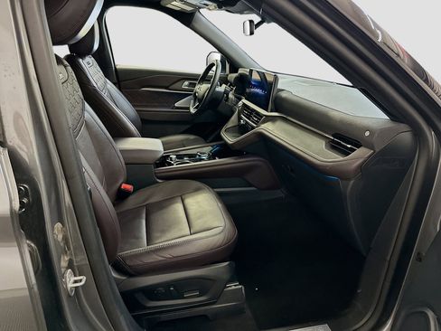 Used 2025 Ford Explorer Platinum w/ LUX Leather Package image 35