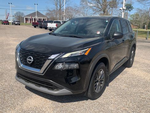 Used 2023 Nissan Rogue S image 4