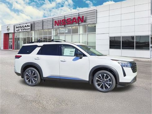 New 2026 Nissan Pathfinder Platinum w/ Cargo Package image 3