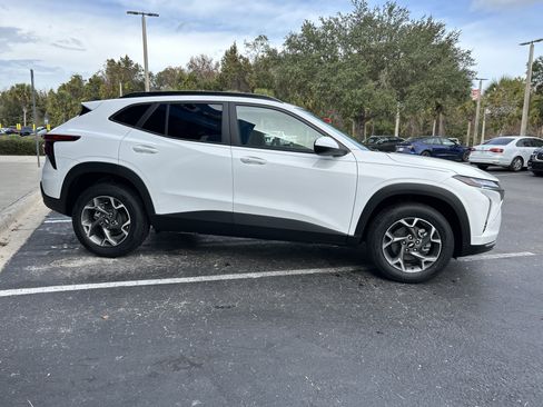 New 2025 Chevrolet Trax LT w/ Driver Confidence Package image 12