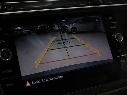 Used 2018 Volkswagen Tiguan SE image 26