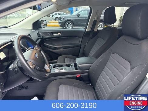 Used 2021 Ford Edge SE image 18