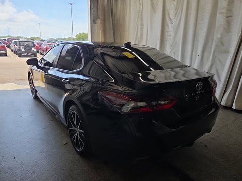 Used 2023 Toyota Camry SE FWD image 7