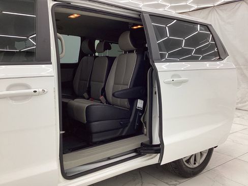Used 2020 Kia Sedona EX FWD image 22