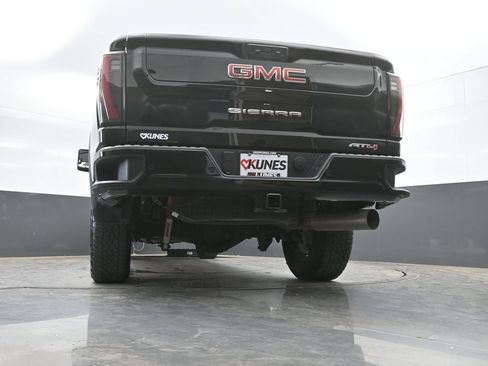 Used 2025 GMC Sierra 2500 AT4 AWD/4WD image 40