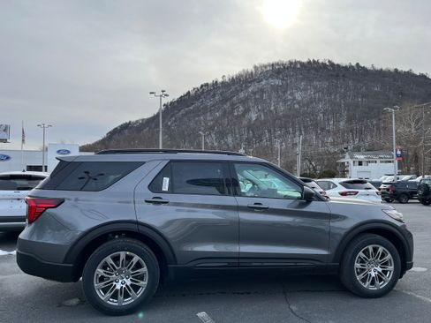 New 2026 Ford Explorer Active w/ Active Comfort Package image 27