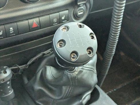 Used 2015 Jeep Wrangler Sahara image 11