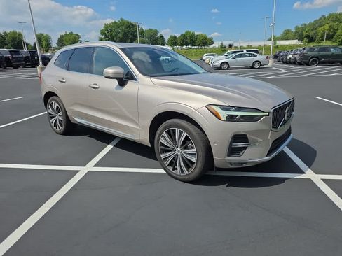 Used 2023 Volvo XC60 B5 Plus w/ Climate Package AWD/4WD image 2