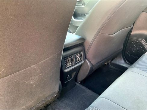 Used 2022 Toyota RAV4 LE AWD/4WD image 22