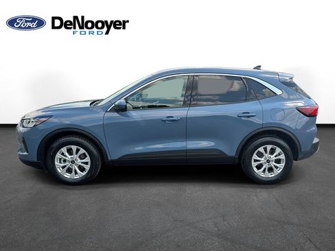 Used 2023 Ford Escape Active w/ Tech Pack #2 AWD/4WD image 9