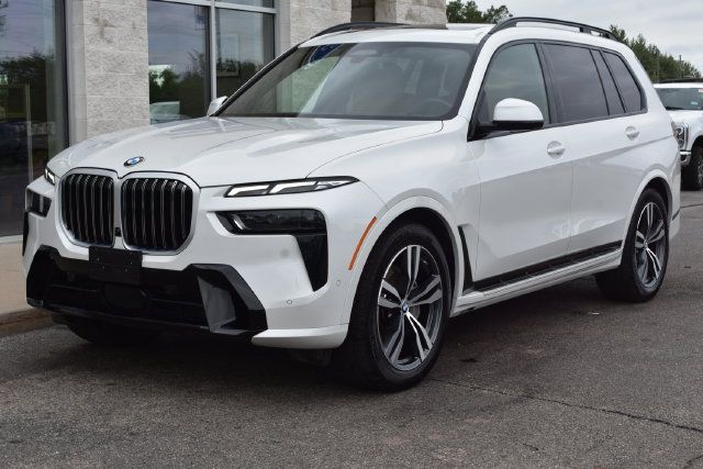 Used 2026 BMW X7 xDrive40i AWD/4WD image 18