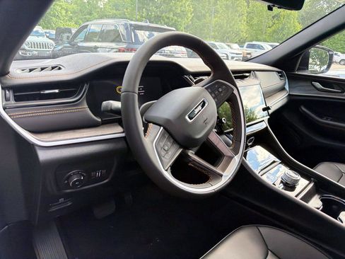 New 2026 Jeep Grand Cherokee Limited AWD/4WD image 8