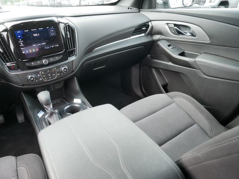 Used 2023 Chevrolet Traverse LT AWD/4WD image 11