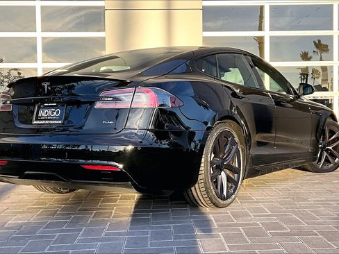 Used 2022 Tesla Model S Plaid image 12