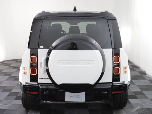 Certified 2025 Land Rover Defender 110 X-Dynamic SE AWD/4WD image 17