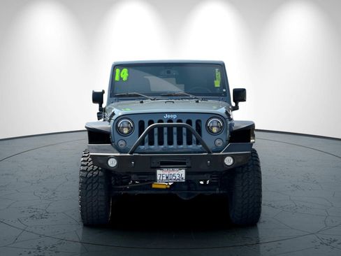 Used 2014 Jeep Wrangler Unlimited Rubicon w/ Connectivity Group AWD/4WD image 9