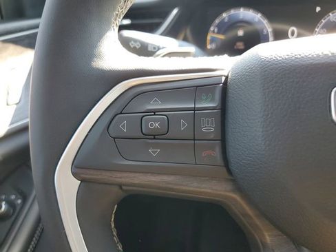 Certified 2025 Jeep Grand Cherokee Limited w/ Luxury Tech Group II image 28