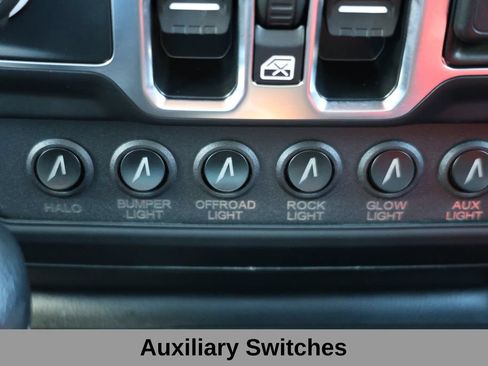 Used 2025 Jeep Wrangler Unlimited Sport AWD/4WD image 37