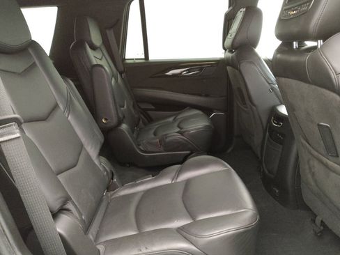 Used 2018 Cadillac Escalade Platinum AWD/4WD image 19