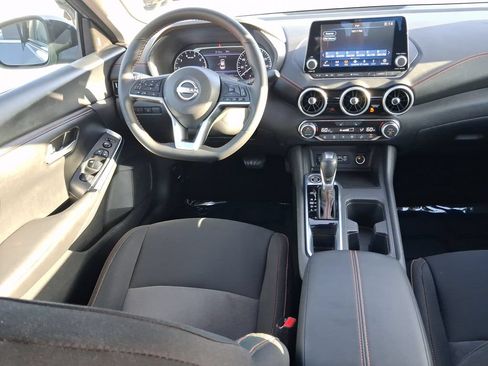 Used 2025 Nissan Sentra SR FWD image 18