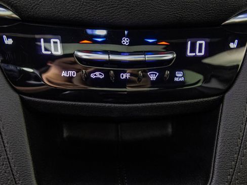 Used 2020 Cadillac XT5 Premium Luxury w/ LPO, Floor Liner Package AWD/4WD image 27