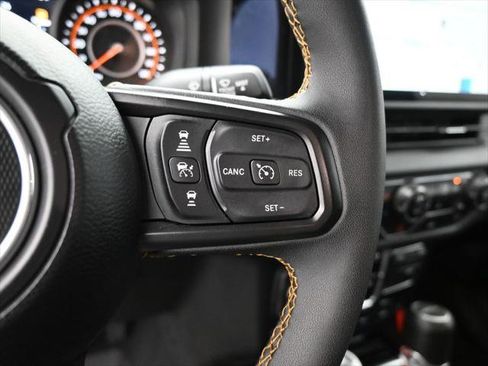 Certified 2024 Jeep Gladiator Sport image 29