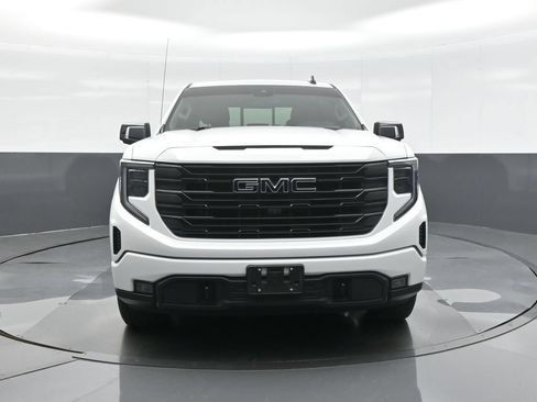 Used 2022 GMC Sierra 1500 Elevation w/ Elevation Premium Package AWD/4WD image 2