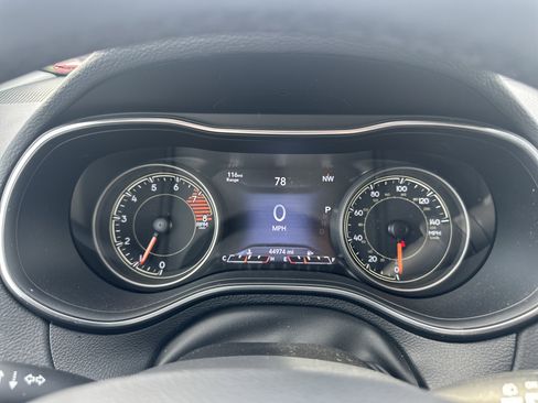 Used 2022 Jeep Cherokee Latitude Lux image 25